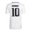 10257 PACK REAL MADRID DOMICILE MODRIC. ENSEMBLE ADULTE MAILLOT ET SHORT 2022 2023